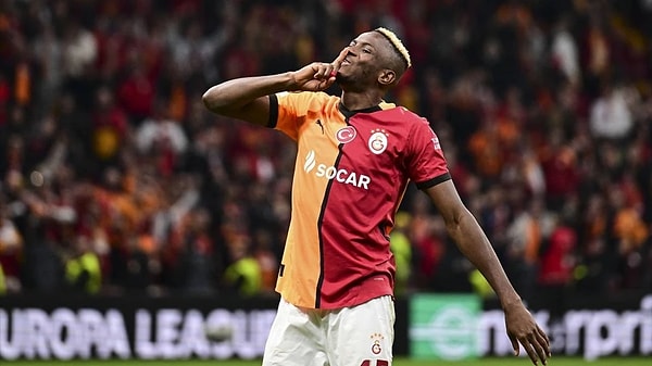 Victor Osimhen, Galatasaray formasıyla 12 maçta 9 gol ve 5 asist kaydederek takımına yarıştığı Avrupa ve lig kulvarlarında önemli katkılarda bulundu.