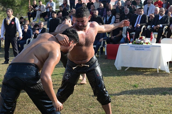 10 bölümden oluşan tabii dizisi için Berk Oktay, Başpehlivan Ali Gürbüz’den güreş dersi alarak role hazırlandı.