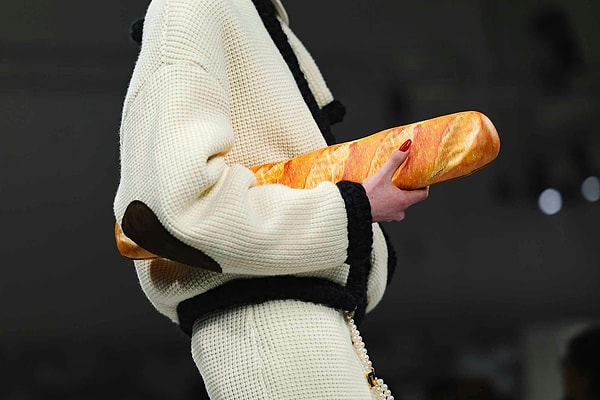 Enter Love Moschino with its chic, stylish baguette-shaped food-inspired bag.