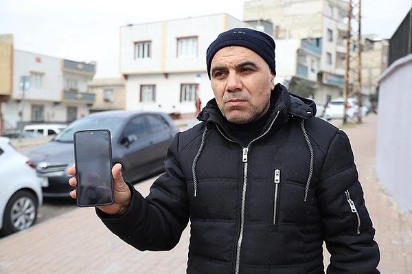 Gaziantep’te bulunan özel bir sağlık kliniğinde skandal bir olay yaşandı. Doktor olduğu iddia edilen bir kişi, 4 aylık bebeği sünnet etmeyi iki defa denemesine rağmen başaramadı. Ailenin tepki göstermesi üzerine “doktor” olay yerinden kaçtı. Bebeğin penisinde şişme ve morarma meydana gelirken, ailenin şikayeti sonrasında olayla ilgili geniş çaplı soruşturma başlatıldı.