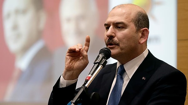 Soylu ayrıca çocuklarının da siyasete girmesine karşı olduğunu belirtti ve çocuklarıyla konuşmalarını şöyle aktardı: "Olur da bana bir şey olur, soyadımız üzerinden size siyaset teklif ederler. İkiniz de siyasete girerseniz hakkım size helal değildir."