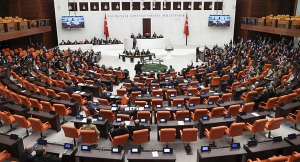 Köy Kanunu’nda düzenlemeler içeren kanun teklifi, Meclis Genel Kurulu’nda kabul edildi.