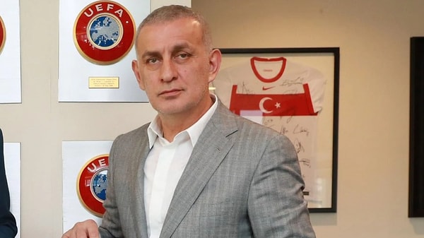 Kendilerine destek veren ve vermeyen herkese eşit mesafede olduğunu söyleyen Hacıosmanoğlu, Samsunspor Başkanı ile arkadaş olmasına rağmen seçim sürecinde Samsunspor Başkanı'nın Mehmet Büyükekşi'yi desteklediğini fakat yine de Samsunspor'un bugün 3. sırada olduğunu söyledi.