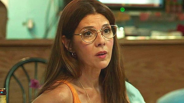 Oskar Ödüllü, Altın Küre Ödülü adaylığı bulunan Amerikalı sinema ve tiyatro oyuncusu Marisa Tomei'yi mutlaka tanıyorsunuzdur.