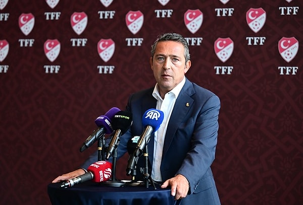 Ali Koç, "Avrupa'nın hiçbir liginde bu yok. Her lige 20 takım deseniz, Süper Lig, 1. Lig, 2. Lig, hadi bir grup da 3. Lig. Maksimum 80, bize göre 60 olması gerekiyor" açıklaması yaptı.