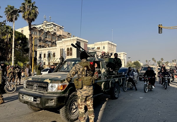 Suriye'nin Ürdün sınırındaki Dera ilinde 6 Aralık'ta operasyon başlatan askeri muhalifler, çatışmaların ardından il merkezini rejim güçlerinden geri almıştı.