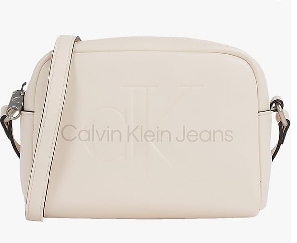 9. Calvin Klein Jeans Sculpted Camera Bag 18 Mono Çanta Kadın