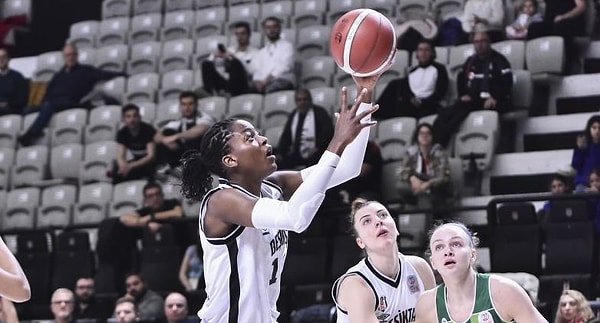 Sosyal medyada basketbol üzerine içerikler üreten ve paylaşımlar yapan @NeoRock06 kullanıcı isimli Ferhat Yeşiltaş'ın dikkat çektiği dalgınlık WNBA kurallarından kaynaklanıyor.