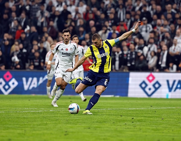 Beşiktaş derbisinden yenilgiyle ayrılan Fenerbahçe'de gözler Avrupa'ya çevrildi.