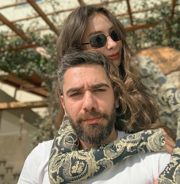 Kadir Doğulu (42) - Neslihan Atagül (32)