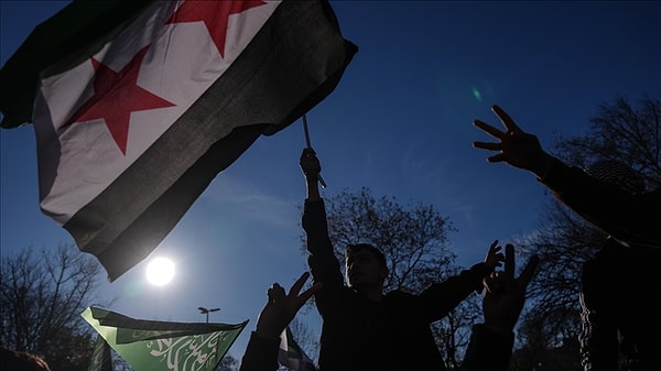 Beşar Esad’ın ülkeyi terk etmesi sonrasında Suriye Başbakanı Muhammed El Celali, yönetimi geçici hükümetin başbakanı olarak atanan Muhammed El Beşir’e devretmişti.