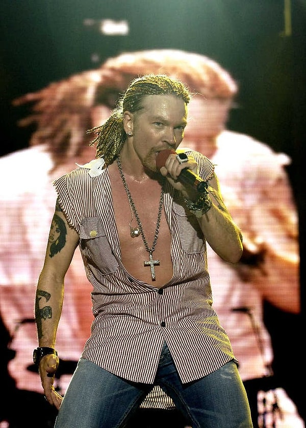 Grubun hayranları özellikle Axl Rose'un olgun çağını görmeyi merakla bekliyor.