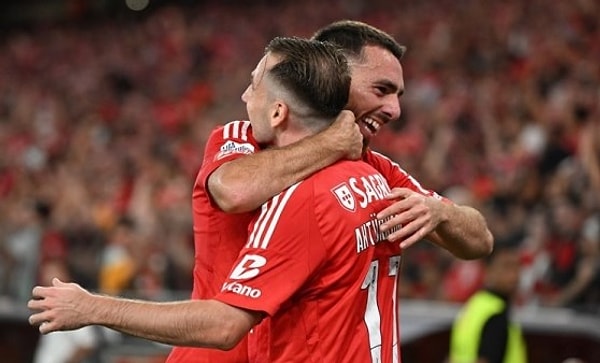 Benfica, bu ilgiden oldukça memnun ve Türk futbolunu da yakından incelemeye alarak bir milli yıldızı daha radarına aldı.