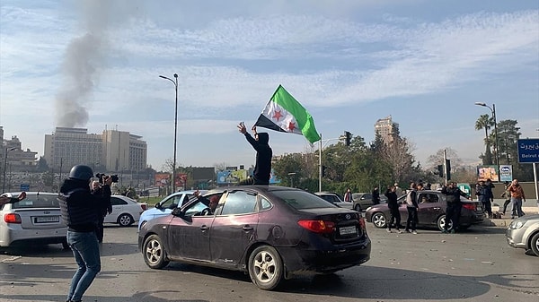 27 Kasım’da Suriyeli muhalifler bir operasyon başlatarak önce Halep, sonra Hama ve Humus'u ve ardından Şam'ı ele geçirmişti.