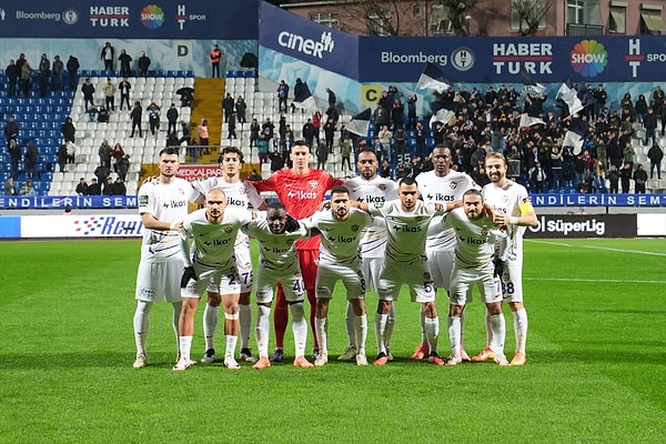 Eyüpspor bugün oynanan maçta deplasmanda Kasımpaşa'ya 2-0 mağlup oldu. Ev sahibi ekip de kaybedilen maçla birlikte Berke Özer şoku da yaşanıyor.