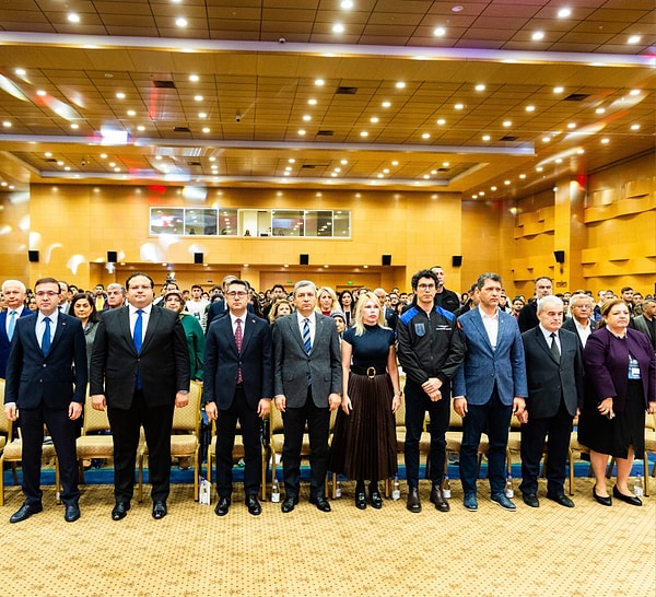 - Antalya Teknokent, Türkiye'nin teknoloji ve girişimcilik alanındaki geleceğini nasıl şekillendiriyor ve bölgesel ve küresel teknoloji manzarasına nasıl katkı sağlıyor?