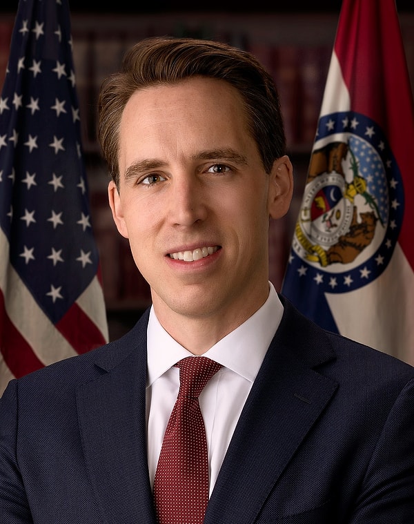 Senatör Josh Hawley ise ByteDance'in TikTok'u satmasını beklediğini, çünkü yasanın esneklik tanımadığını vurguladı.