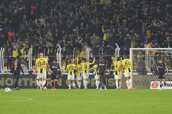 Fenerbahçe, En-Nesyri'nin 74 ve 90'da gelen golleriyle maçı 3-1'e getirdi. Maçta başka gol olmadı ve ev sahibi ekip üç puan alarak zirve takibini sürdürdü.