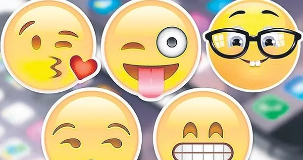 Günümüzde emojiler sadece mesajlaşmalarda değil, aynı zamanda reklamcılıktan iş dünyasına, dijital sanatlardan pop kültüre kadar her alanda yaygın şekilde kullanılıyor.