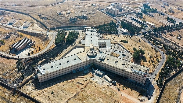 Esad rejiminin düşmesiyle, rejim karşıtlarının korkunç işkencelere maruz kaldığı Sednaya Hapishanesi, yıllar sonra gün yüzüne çıktı.