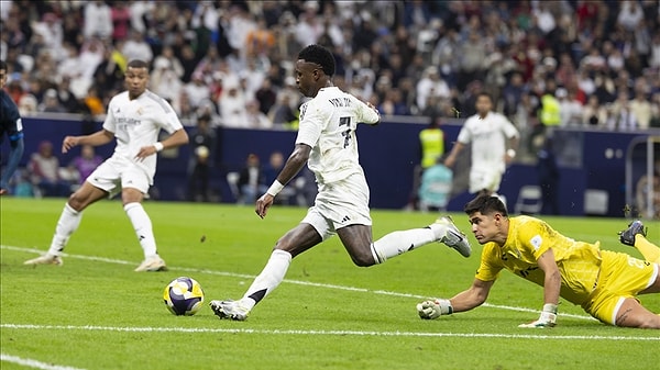 Ancelotti ve öğrencileri, Meksika temsilcisi Pachuca'yı 3-0'la geçti.