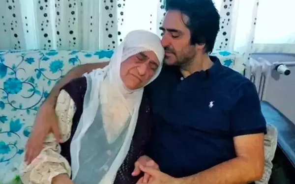 Geçtiğimiz yıllarda Mahsun Kırmızıgül "Annem" şarkısını seslendirirken gözyaşları içerisinde annesinin alzheimer olduğunu ve kendisini tanımadığını açıklamıştı.