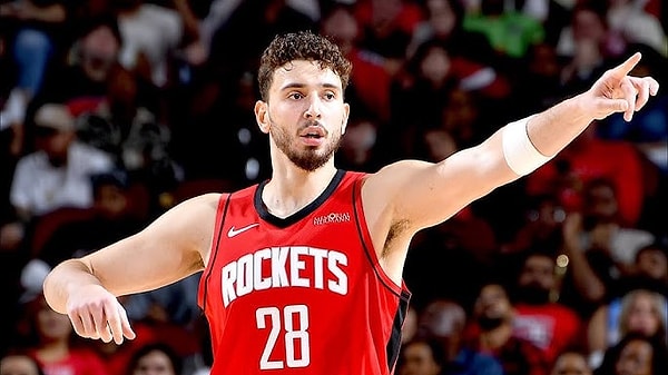 Alperen’in All-Star kadrosuna girmesi Türk basketbolseverlerin ve Rockets taraftarlarının elinde. Oylamalar NBA’in resmi sitesinden yapılacak ve her bir konferansın ilk beş oyuncusu taraftarların oylarının %50 etkisiyle belirlenecek.