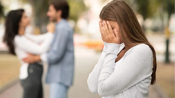 Tüner'in "20 yıllık evliliğin sonunda bir aldatma oluyor, hanımefendi yeri göğü inletiyor. Ama 20 yıl boyunca kendini tutabilmiş adama da teşekkür etmiyor" dedi.