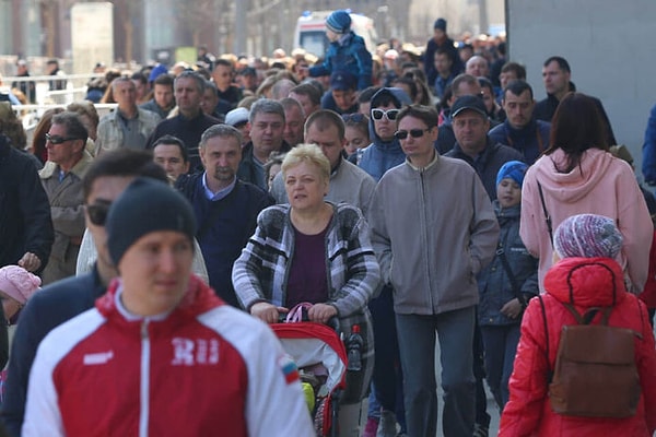 Öyle ki erkeklerin kardiyovasküler hastalıklardan ölüm oranı kadınlara göre üç kat daha fazla. Bu durum toksik erkeklik anlayışının Rusya’daki erkek yaşam tarzlarını nasıl etkilediğini açıkça gösteriyor.