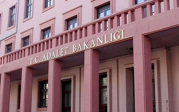 Bahçeli’nin çağrısının ardından DEM Parti Öcalan ile görüşmek için Adalet Bakanlığı’na yazılı başvuruda bulunmuştu.