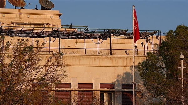 Suriye’de yaşanan yönetim değişikliği sonrasında da Türkiye Şam Büyükelçiliği yeniden hizmet vermeye başlamış ve Burhan Köroğlu Şam Büyükelçiliği Geçici Maslahatgüzarı görevlendirilmişti.