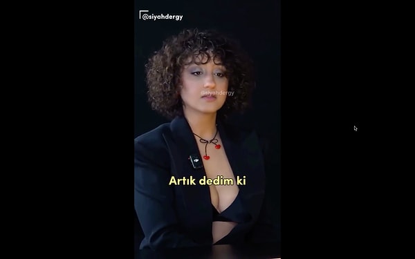 "Ne kadar erkek gibi görünürsem o kadar güçlü olurum diye düşünüyordum.” diyen Ecem Erkek, lise yıllarında daha erkeksi görünmek için saçlarını kazıttığını da belirtti.