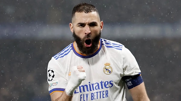 Kariyerinin başlangıcı farklı, orta bölümü farklı son demleri farklı... Benzema istikrarlı olabilse belki ilk üçteydi ama şu an 16.sırada.