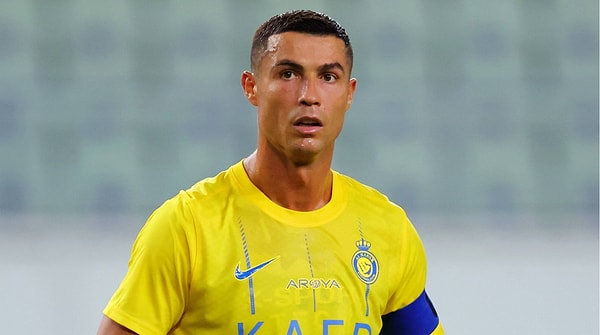 İlk sırayı kim alacak diye merakla bekleyenler için düğümün çözüldüğü sıra... 2.sırada Cristiano Ronaldo yer alıyor.