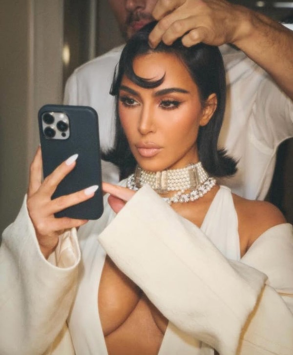 Kim Kardashian'ın adını o dönemki sevgilisi Ray J ile yaşadığı 'seks kasedi' skandalında mutlaka duymuşsunuzdur. Hatta kasetlerin sızdırılmasının ardından Ray J, Kim'in annesi Kris Jenner'ı bile suçlamıştı.