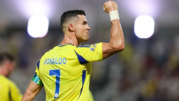 Futbol kariyerine Suudi Arabistan'ın Al Nassr takımdan devam eden Cristiano Ronaldo, ağustos ayında Youtube'a içerik üretmeye karar vermişti.