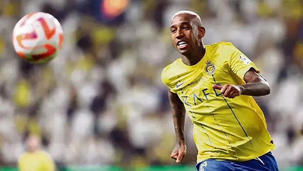 Ara transfer döneminde Talisca ile anlaşmak üzere olan Fenerbahçe, bir dünya yıldızı için daha şartları zorluyor.