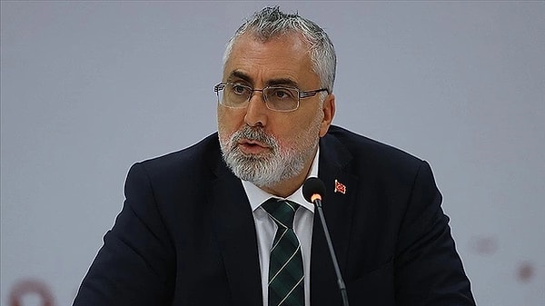 Asgari ücret tespit komisyonunun 4'üncü ve son toplantısının ardından Çalışma ve Sosyal Güvenlik Bakanı Vedat Işıkhan, 2025 yılı için asgari ücretin % 30 zamlanarak 22 bin 104 lira olduğunu açıkladı.