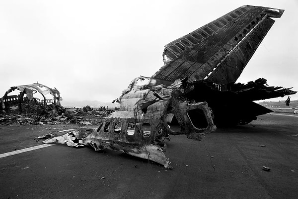 KLM uçağındaki 248 yolcu ve mürettebatın tamamı hayatını kaybetti. Pan Am uçağında ise 335 kişi öldü, sadece 61 kişi hayatta kalabildi.