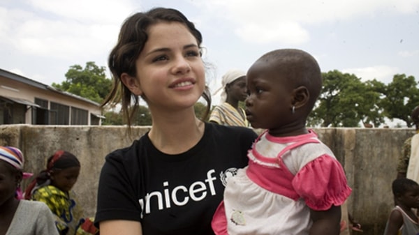 Selena Gomez, hangi yaşta UNICEF'in en genç İyilik Elçisi oldu?