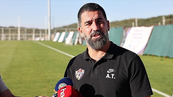 Geçtiğimiz sezonu şampiyon olarak tamamlayıp Eyüpspor'u Süper Lig'e çıkaran Arda Turan, şu anda dikkat çeken teknik adamlardan biri.