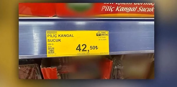 Asgari ücretin açıklanacağı tarih belli değildi ancak açıklanacağı hafta belliydi. Pek çok market de asgari ücretin açıklanacağı hafta etiketlerini değiştirdi. Marketlerin etiketlerindeki tarih dikkat çekti.