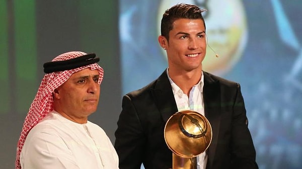 "Suudi Arabistan Ligi, Fransa Ligi'nden iyi" diyen Ronaldo, "Sözümün arkasındayım. Suudi Arabistan Ligi, Fransa Ligi'nden daha iyi. Fransa'da sadece PSG var. Başka takım yok." açıklaması yaptı.