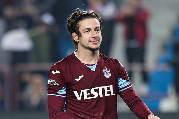 Trabzonspor'un genç futbolcusu Enis Destan'la ilgili annesinin sosyal medyada yaptığı paylaşımlara denk geldiyseniz bu habere çok şaşırmayacaksınız.