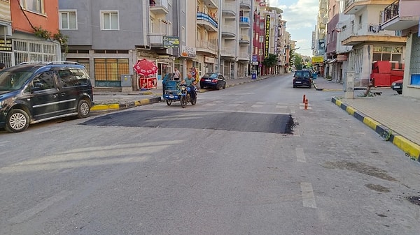 Bu engeller bilinçli olarak yapılıyor. Amaç ise elbette trafik güvenliği... Çünkü kasis uygulaması sayesinde sürücüler mecburen de olsa hızını kesmek zorunda kalıyor.