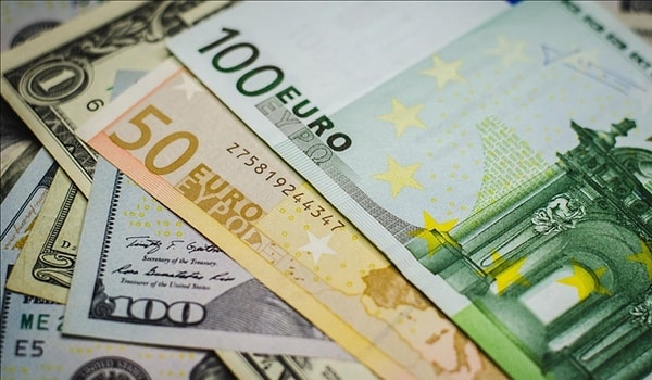 Dolar/TL kuru yılın son işlem gününde 35,3572 seviyesinden işlem gördü ve günlük %0,12 oranında artış kaydetti.