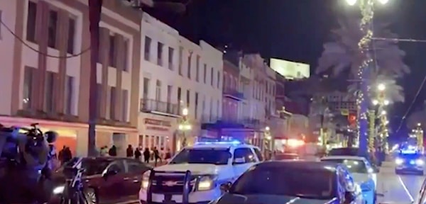 ABD'den New Orleans'ın ünlü Bourbon Caddesi'nde bir araç kalabalık arasına daldı. New Orleans Polisi'nin ilk belirlemelerine göre en az 10 kişi öldü 30 kişi yaralandı.