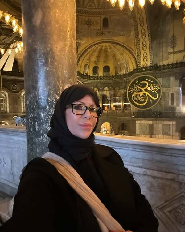 Ayasofya Camii'ni gezen Alexis Fawx, o anları sosyal medya sayfasında paylaştı.