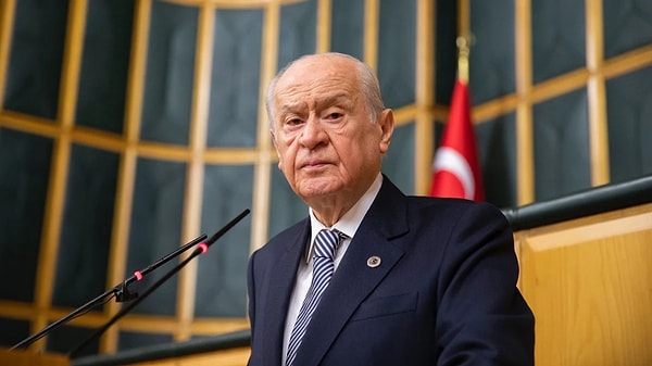 Gelen peşe peşe açıklamaların ardından DEM Parti heyetinin MHP Genel Başkanı Devlet Bahçeli'yi ziyaret edeceği öğrenildi. Heyetin, Bahçeli ile görüşmesinin saat 15.00'te başlayacağı belirtildi.