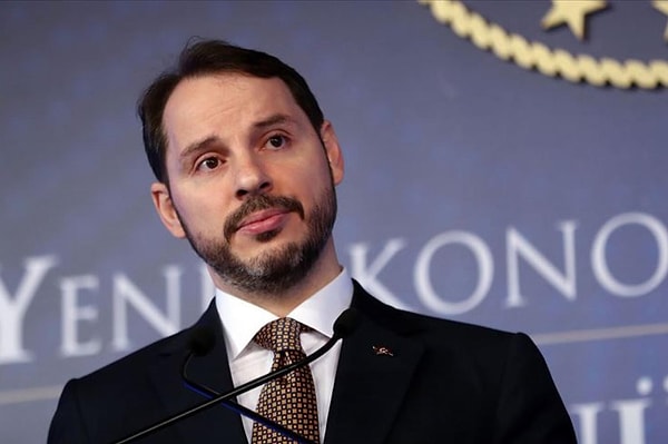 Berat Albayrak'la ilgili sosyal medyadaki iddialara da değinen Cem Küçük, ""Berat Albayrak'ın kabineye geri döneceği ve Dışişleri Bakanı olacağı" yönündeki iddiaların tamamen asılsız olduğu belirtiliyor. Albayrak’ın Dışişleri Bakanlığı değil, herhangi bir bakanlığa atanması durumunun bile sürpriz olacağı ifade ediliyor." dedi.